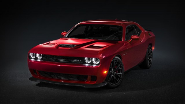 Dodge представил новые версии Challenger