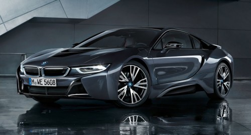 BMW играет в черное, с новой комплектацией Protonic Dark Silver